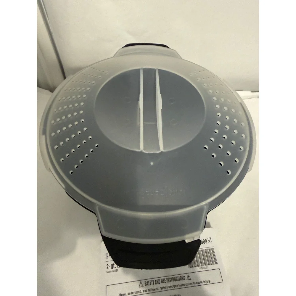 Pampered‎ Chef 2 Quart Micro-Cooker 100009 Black Microwave Steamer Strainer Lid